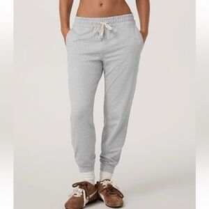 Vuori Pale Gray Heather Performance Joggers Sz M regular